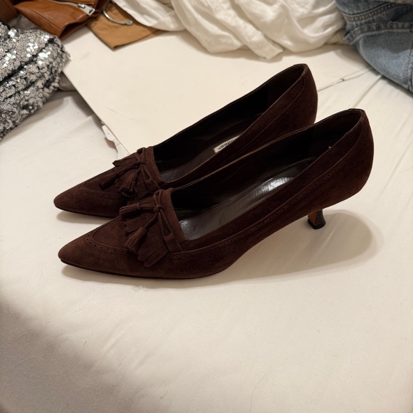 Manolo Blahnik Chocolate Brown Suede Kitten Pointed Heels Tassel Fringe Details - Picture 7 of 8